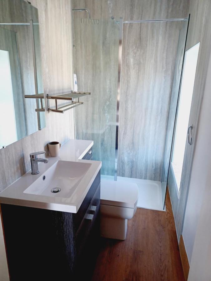 Voyage Hostel - Rooms With Shared Kitchen ダグラス エクステリア 写真